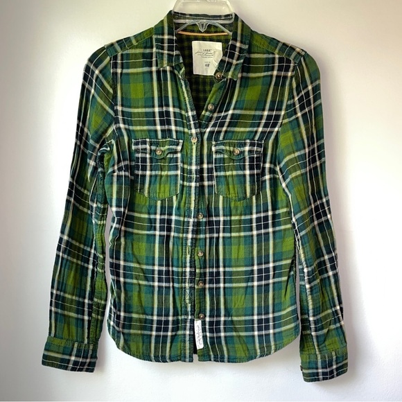 🏷️ 2/$20 H&M Green and Blue Plaid Button Down - Picture 1 of 10